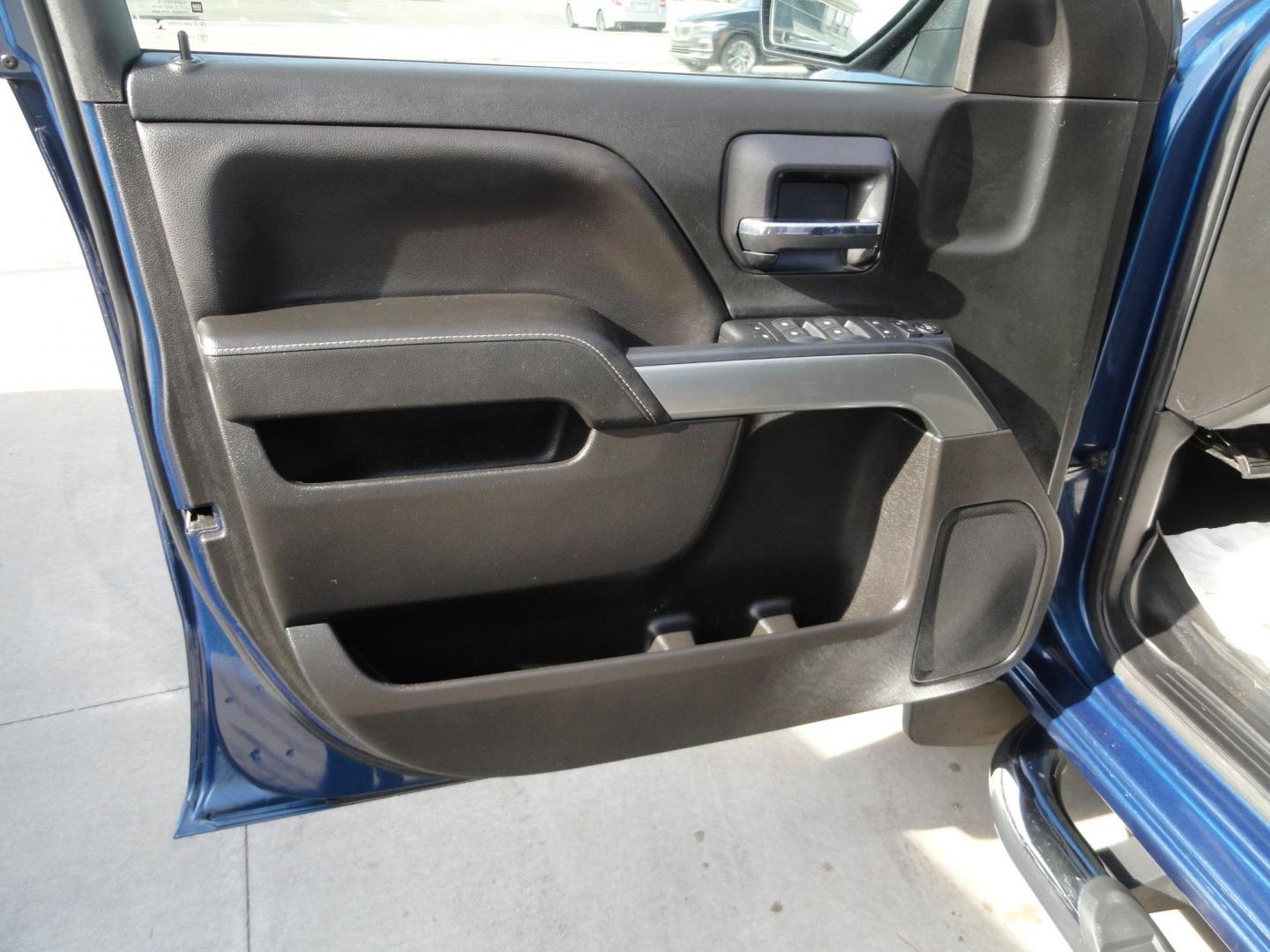 2018 Deep Ocean Blue /Jet Black Chevrolet Silverado 1500 LT Double Cab 4WD (1GCVKREC9JZ) with an 5.3L V8 OHV 16V engine, 6A transmission, located at 827 W 26th Street, Erie, PA, 16508, (814) 455-3401, 42.105431, -80.090942 - Thanks for looking at our super clean rust and accident free two owner new truck trade. This is the Silverado 1500 Double Cab with the 5.3 V8 with four-wheel drive and it comes with the all-star edition package with lots of options and this truck comes with both keys and remotes along with remote st - Photo#20