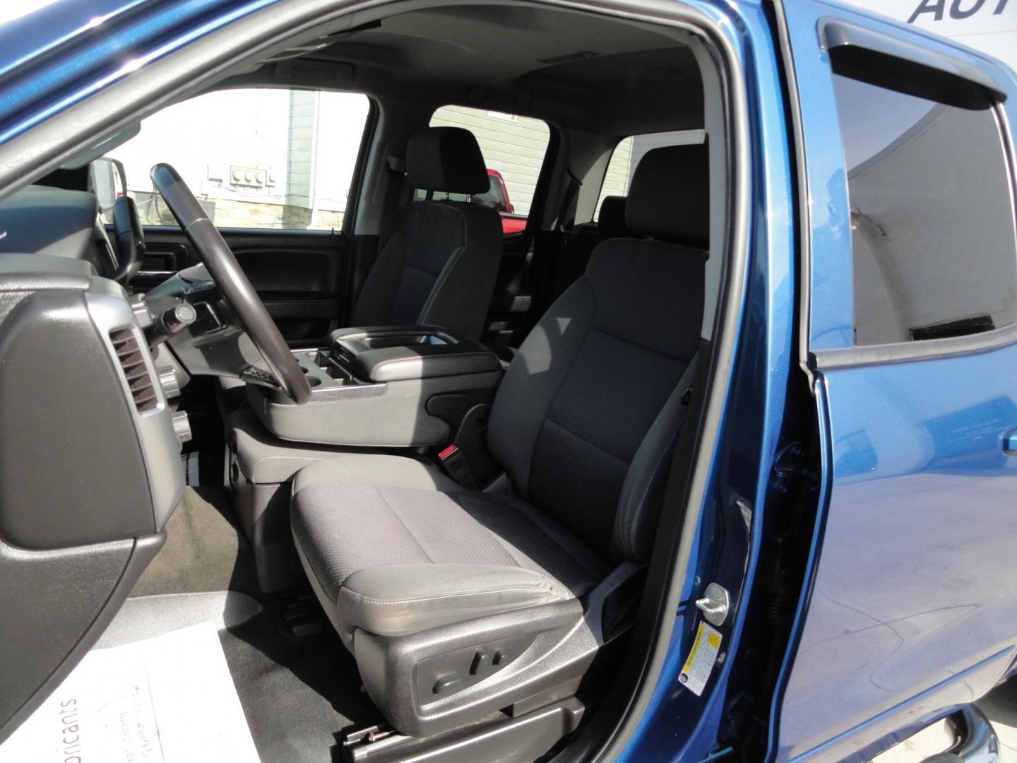 2018 Deep Ocean Blue /Jet Black Chevrolet Silverado 1500 LT Double Cab 4WD (1GCVKREC9JZ) with an 5.3L V8 OHV 16V engine, 6A transmission, located at 827 W 26th Street, Erie, PA, 16508, (814) 455-3401, 42.105431, -80.090942 - Thanks for looking at our super clean rust and accident free two owner new truck trade. This is the Silverado 1500 Double Cab with the 5.3 V8 with four-wheel drive and it comes with the all-star edition package with lots of options and this truck comes with both keys and remotes along with remote st - Photo#22