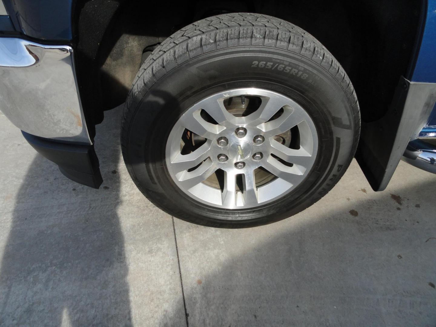 2018 Deep Ocean Blue /Jet Black Chevrolet Silverado 1500 LT Double Cab 4WD (1GCVKREC9JZ) with an 5.3L V8 OHV 16V engine, 6A transmission, located at 827 W 26th Street, Erie, PA, 16508, (814) 455-3401, 42.105431, -80.090942 - Thanks for looking at our super clean rust and accident free two owner new truck trade. This is the Silverado 1500 Double Cab with the 5.3 V8 with four-wheel drive and it comes with the all-star edition package with lots of options and this truck comes with both keys and remotes along with remote st - Photo#47