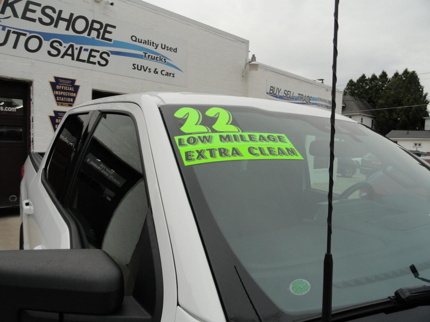 2022 Oxford White /Black Sport Ford F-150 XLT SuperCrew 6.5-ft. Bed 4WD (1FTEW1EP2NF) with an 2.7L V6 DOHC 24V engine, 10 Speed Automatic transmission, located at 827 W 26th Street, Erie, PA, 16508, (814) 455-3401, 42.105431, -80.090942 - Thanks for looking at our two-owner low mileage accident-free new Ford Trade. This is the XLT Super Crew model with the Sport 4X4 option which includes tons of options including dual power front seats, Bluetooth, remote start, push button start, blind spot monitor rear camera and tons more. This tr - Photo#2