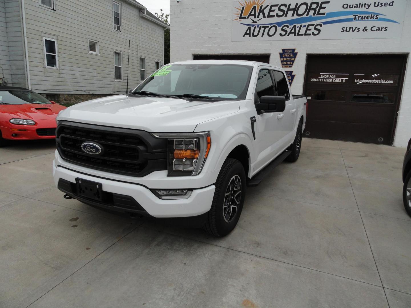 2022 Oxford White /Black Sport Ford F-150 XLT SuperCrew 6.5-ft. Bed 4WD (1FTEW1EP2NF) with an 2.7L V6 DOHC 24V engine, 10 Speed Automatic transmission, located at 827 W 26th Street, Erie, PA, 16508, (814) 455-3401, 42.105431, -80.090942 - Thanks for looking at our two-owner low mileage accident-free new Ford Trade. This is the XLT Super Crew model with the Sport 4X4 option which includes tons of options including dual power front seats, Bluetooth, remote start, push button start, blind spot monitor rear camera and tons more. This tr - Photo#7
