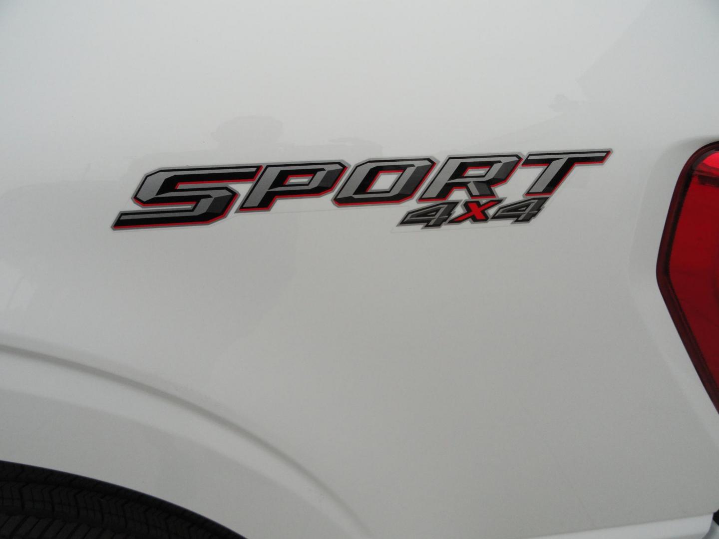 2022 Oxford White /Black Sport Ford F-150 XLT SuperCrew 6.5-ft. Bed 4WD (1FTEW1EP2NF) with an 2.7L V6 DOHC 24V engine, 10 Speed Automatic transmission, located at 827 W 26th Street, Erie, PA, 16508, (814) 455-3401, 42.105431, -80.090942 - Thanks for looking at our two-owner low mileage accident-free new Ford Trade. This is the XLT Super Crew model with the Sport 4X4 option which includes tons of options including dual power front seats, Bluetooth, remote start, push button start, blind spot monitor rear camera and tons more. This tr - Photo#10