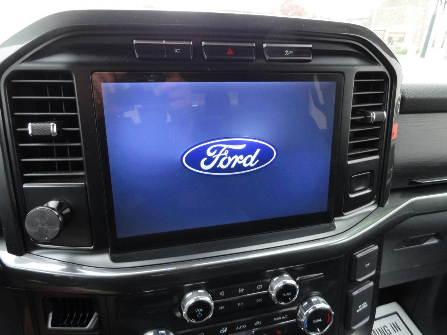 2022 Oxford White /Black Sport Ford F-150 XLT SuperCrew 6.5-ft. Bed 4WD (1FTEW1EP2NF) with an 2.7L V6 DOHC 24V engine, 10 Speed Automatic transmission, located at 827 W 26th Street, Erie, PA, 16508, (814) 455-3401, 42.105431, -80.090942 - Thanks for looking at our two-owner low mileage accident-free new Ford Trade. This is the XLT Super Crew model with the Sport 4X4 option which includes tons of options including dual power front seats, Bluetooth, remote start, push button start, blind spot monitor rear camera and tons more. This tr - Photo#12