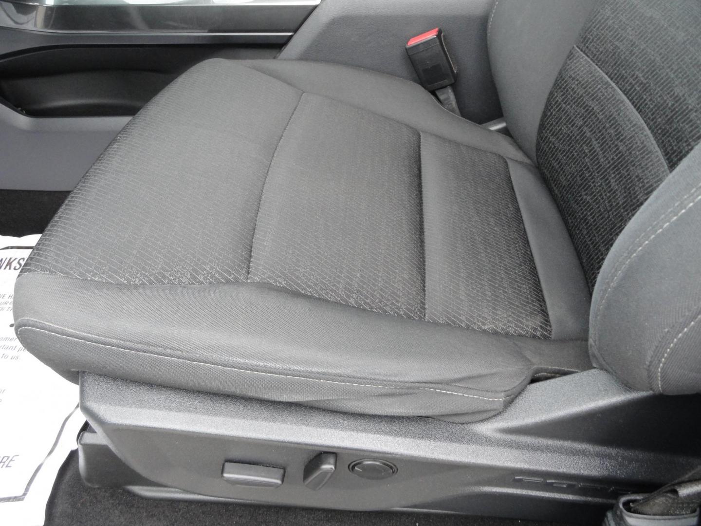2022 Oxford White /Black Sport Ford F-150 XLT SuperCrew 6.5-ft. Bed 4WD (1FTEW1EP2NF) with an 2.7L V6 DOHC 24V engine, 10 Speed Automatic transmission, located at 827 W 26th Street, Erie, PA, 16508, (814) 455-3401, 42.105431, -80.090942 - Thanks for looking at our two-owner low mileage accident-free new Ford Trade. This is the XLT Super Crew model with the Sport 4X4 option which includes tons of options including dual power front seats, Bluetooth, remote start, push button start, blind spot monitor rear camera and tons more. This tr - Photo#30