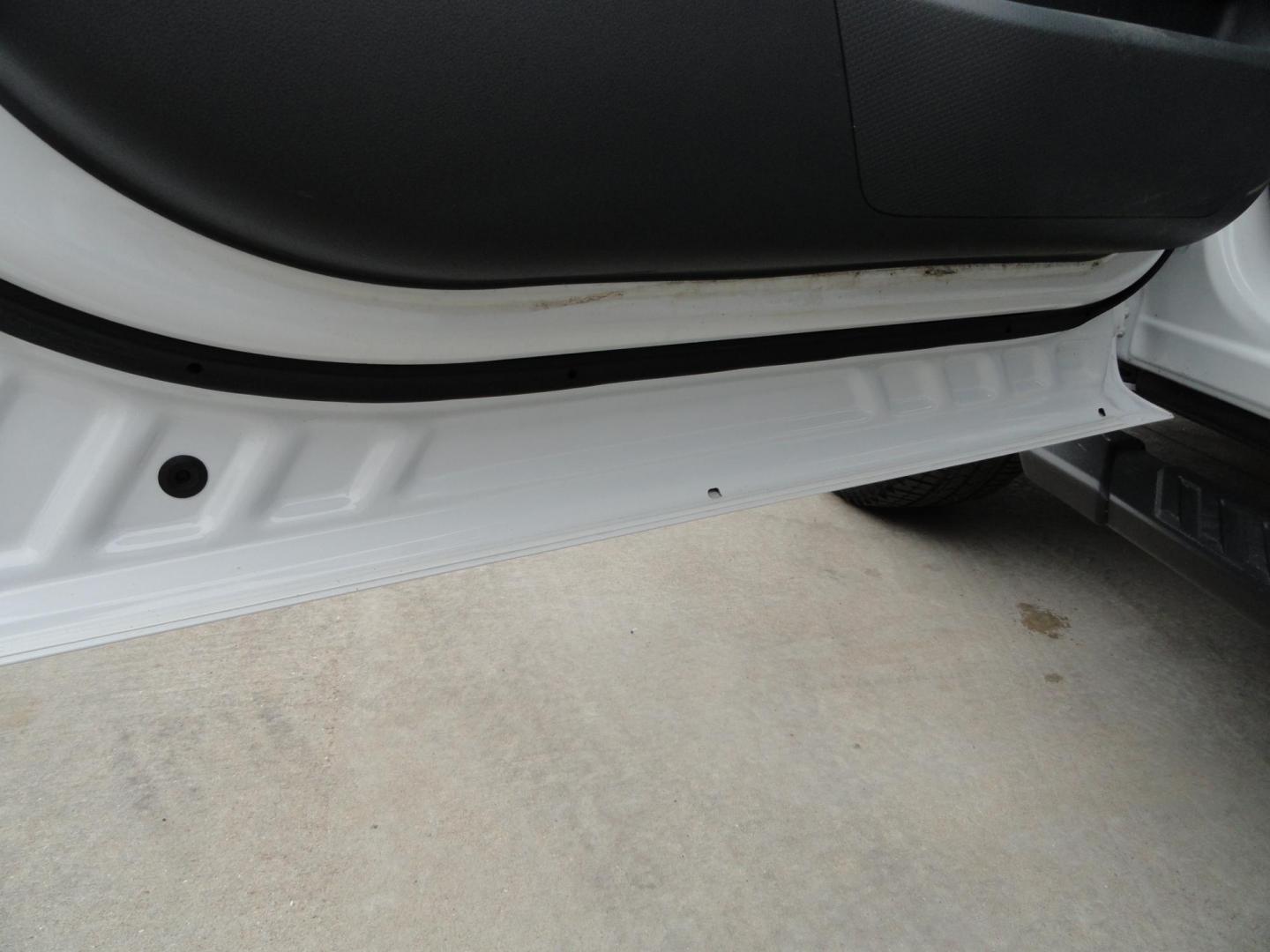 2022 Oxford White /Black Sport Ford F-150 XLT SuperCrew 6.5-ft. Bed 4WD (1FTEW1EP2NF) with an 2.7L V6 DOHC 24V engine, 10 Speed Automatic transmission, located at 827 W 26th Street, Erie, PA, 16508, (814) 455-3401, 42.105431, -80.090942 - Thanks for looking at our two-owner low mileage accident-free new Ford Trade. This is the XLT Super Crew model with the Sport 4X4 option which includes tons of options including dual power front seats, Bluetooth, remote start, push button start, blind spot monitor rear camera and tons more. This tr - Photo#32