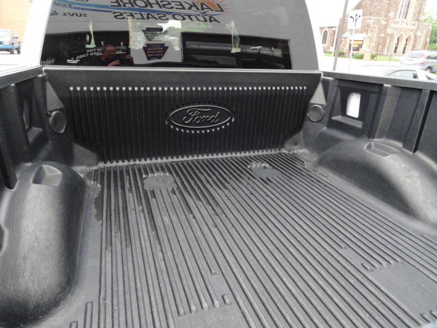 2022 Oxford White /Black Sport Ford F-150 XLT SuperCrew 6.5-ft. Bed 4WD (1FTEW1EP2NF) with an 2.7L V6 DOHC 24V engine, 10 Speed Automatic transmission, located at 827 W 26th Street, Erie, PA, 16508, (814) 455-3401, 42.105431, -80.090942 - Thanks for looking at our two-owner low mileage accident-free new Ford Trade. This is the XLT Super Crew model with the Sport 4X4 option which includes tons of options including dual power front seats, Bluetooth, remote start, push button start, blind spot monitor rear camera and tons more. This tr - Photo#38