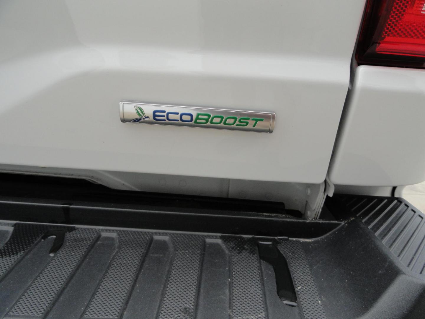 2022 Oxford White /Black Sport Ford F-150 XLT SuperCrew 6.5-ft. Bed 4WD (1FTEW1EP2NF) with an 2.7L V6 DOHC 24V engine, 10 Speed Automatic transmission, located at 827 W 26th Street, Erie, PA, 16508, (814) 455-3401, 42.105431, -80.090942 - Thanks for looking at our two-owner low mileage accident-free new Ford Trade. This is the XLT Super Crew model with the Sport 4X4 option which includes tons of options including dual power front seats, Bluetooth, remote start, push button start, blind spot monitor rear camera and tons more. This tr - Photo#40