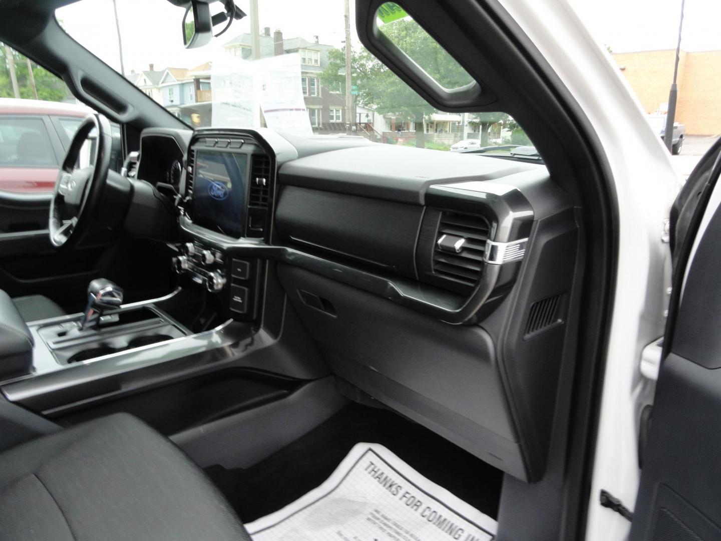 2022 Oxford White /Black Sport Ford F-150 XLT SuperCrew 6.5-ft. Bed 4WD (1FTEW1EP2NF) with an 2.7L V6 DOHC 24V engine, 10 Speed Automatic transmission, located at 827 W 26th Street, Erie, PA, 16508, (814) 455-3401, 42.105431, -80.090942 - Thanks for looking at our two-owner low mileage accident-free new Ford Trade. This is the XLT Super Crew model with the Sport 4X4 option which includes tons of options including dual power front seats, Bluetooth, remote start, push button start, blind spot monitor rear camera and tons more. This tr - Photo#48