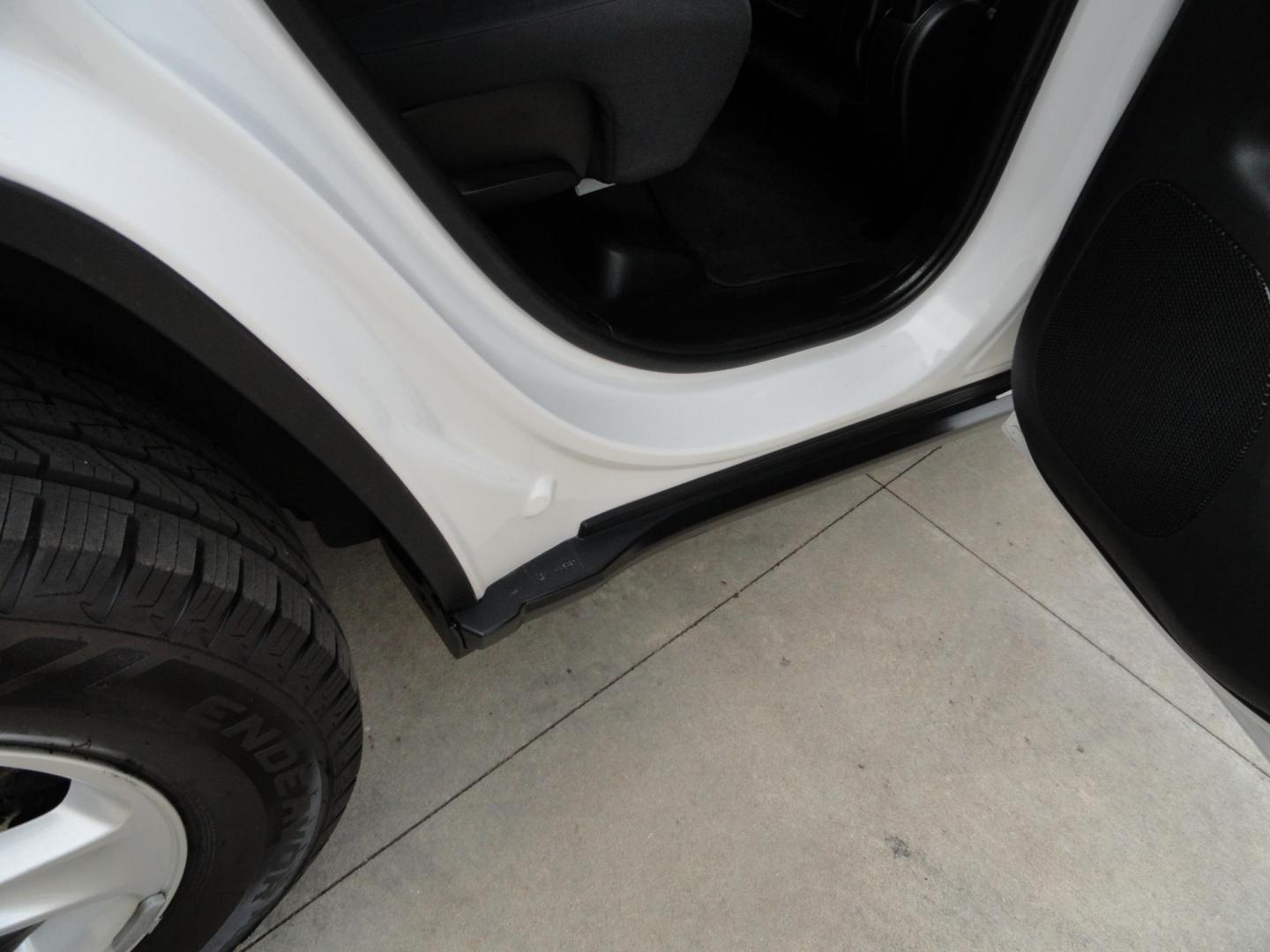 2016 Bright White /Greystone Jeep Grand Cherokee Laredo 4WD (1C4RJFAG2GC) with an 3.6L V6 DOHC 24V engine, Automatic transmission, located at 827 W 26th Street, Erie, PA, 16508, (814) 455-3401, 42.105431, -80.090942 - Photo#29