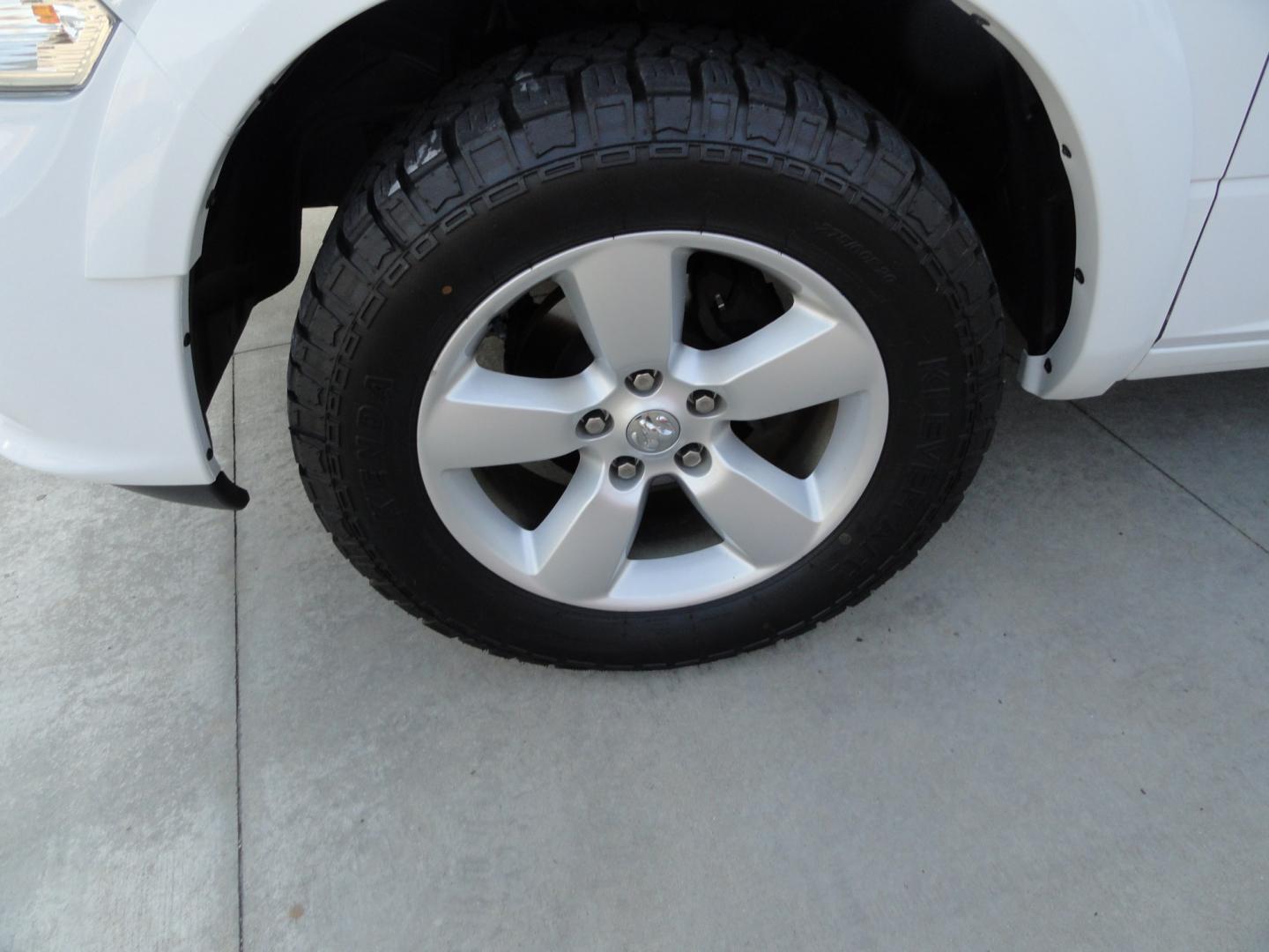 2013 Bright White /Greystone RAM 1500 Express Regular Cab SWB 4WD (3C6JR7AT0DG) with an 5.7L V8 OHV 16V engine, 6-Speed Automatic transmission, located at 827 W 26th Street, Erie, PA, 16508, (814) 455-3401, 42.105431, -80.090942 - Thanks for looking at our low mileage super clean recent Chevy trade in. This is the Express model 1500 with the Hemi V-8, four-wheel drive, remote entry and lots more. This is a super clean truck with a great exterior and like new interior and as you know these short bed pickups in this condition- Photo#45