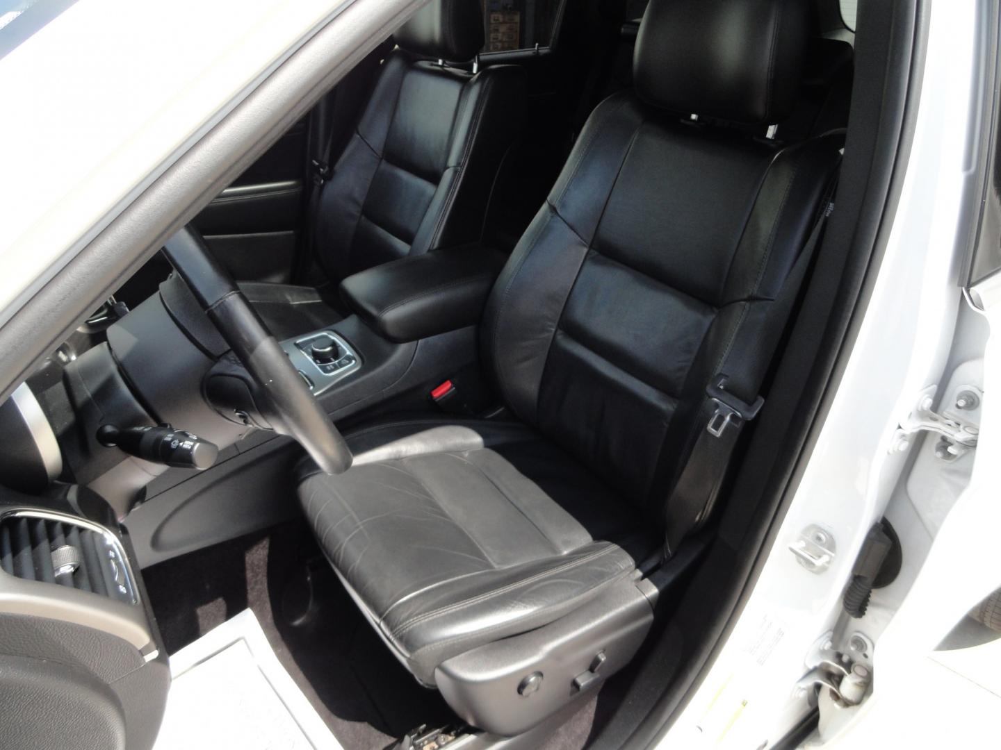 2018 Bright White /Jet Black Jeep Grand Cherokee Limited 4WD (1C4RJFBT2JC) with an 5.7L V8 OHV 16V engine, 8 SPEED AUTOMATIC transmission, located at 827 W 26th Street, Erie, PA, 16508, (814) 455-3401, 42.105431, -80.090942 - Thanks for looking at our two-owner accident and rust-free recent arrival. This is the Limited model with the hard-to-find HEMI 5.7 V-8 engine, four-wheel drive, dual power heated front seats, leather seating areas, back up camera, navigation, power sunroof, power lift gate, remote start, keyless en- Photo#26