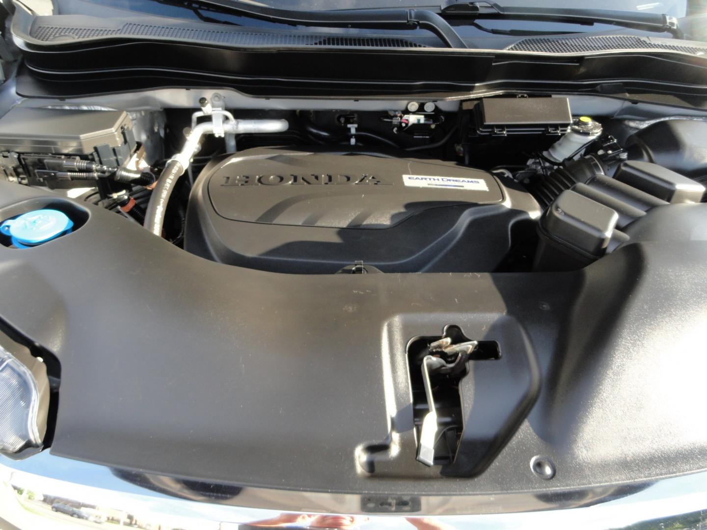 2016 Lunar Silver Metallic /Gray Honda Pilot EX-L AWD (5FNYF6H59GB) with an 3.5L V6 SOHC 24V engine, 6A transmission, located at 827 W 26th Street, Erie, PA, 16508, (814) 455-3401, 42.105431, -80.090942- Photo#43