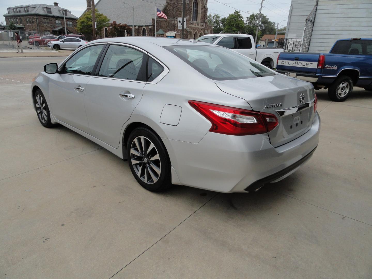 2017 Brilliant Silver Metallic /Jet Black Nissan Altima 2.5 S (1N4AL3APXHC) with an 2.5L L4 DOHC 16V engine, CVT transmission, located at 827 W 26th Street, Erie, PA, 16508, (814) 455-3401, 42.105431, -80.090942 - Thanks for looking at our super clean rust and accident-free recent arrival. This is the SV model with lots of options including passive entry, remote start, push button start, blind spot monitor, rear camera, Bluetooth, power drivers seat, power sunroof and lots more. A full service was just comple- Photo#5