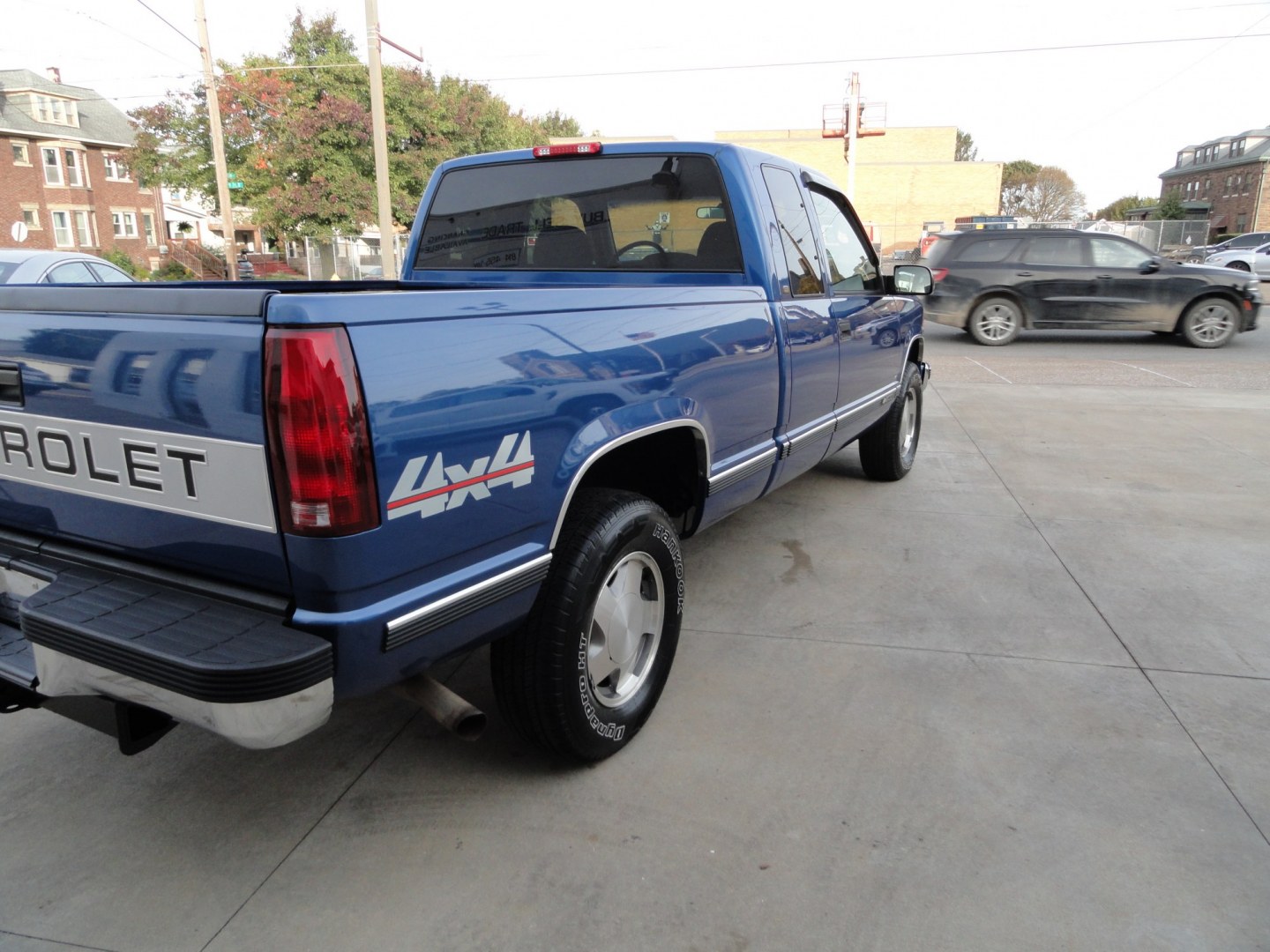 1997 Bright Blue Metallic /Greystone Chevrolet K 1500 Ext. Cab 6.5-ft. Bed 4WD (2GCEK19R9V1) with an 5.7L V8 OHV 16V engine, 4 speed Automatic transmission, located at 827 W 26th Street, Erie, PA, 16508, (814) 455-3401, 42.105431, -80.090942- Photo#3