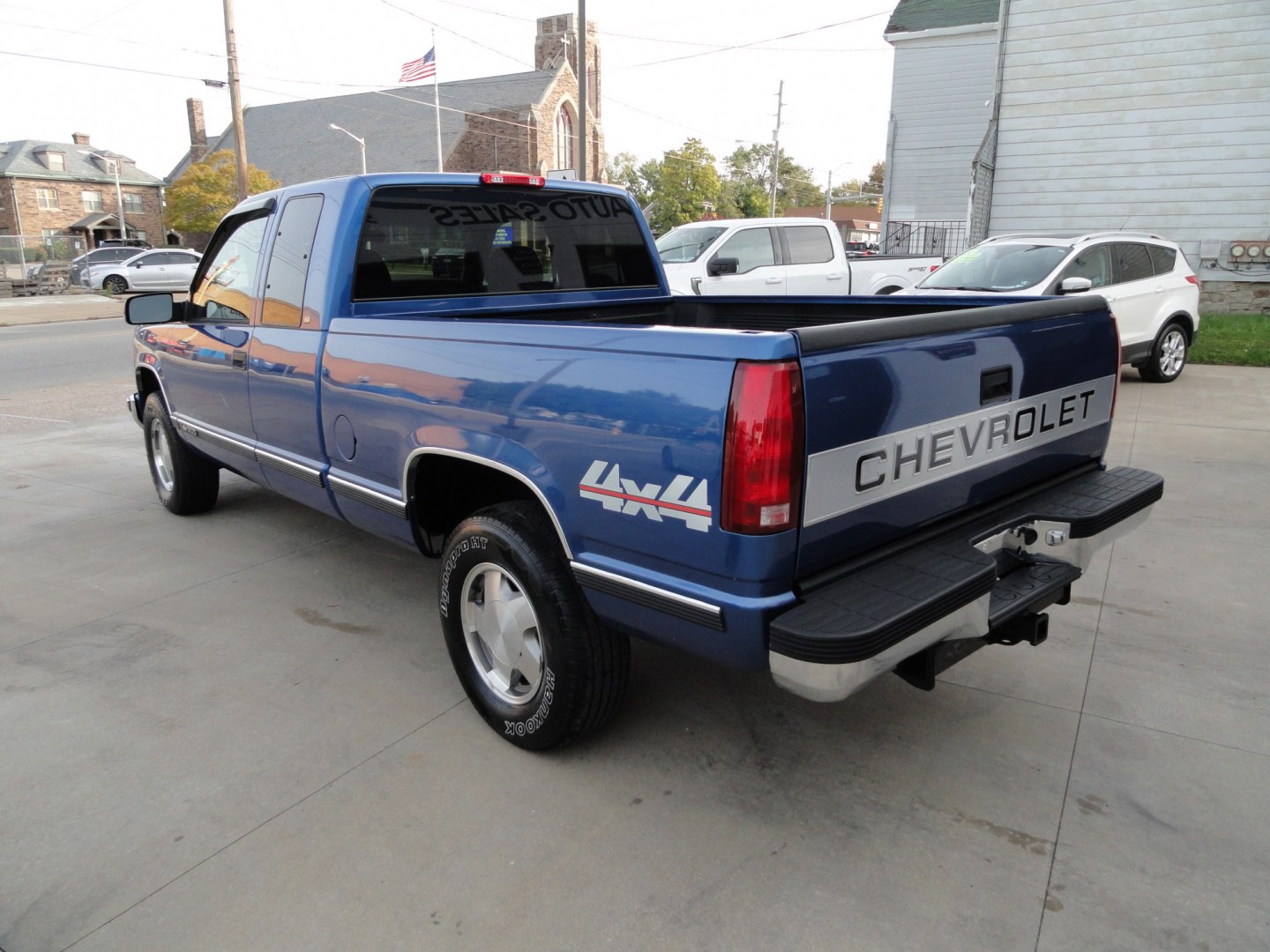 1997 Bright Blue Metallic /Greystone Chevrolet K 1500 Ext. Cab 6.5-ft. Bed 4WD (2GCEK19R9V1) with an 5.7L V8 OHV 16V engine, 4 speed Automatic transmission, located at 827 W 26th Street, Erie, PA, 16508, (814) 455-3401, 42.105431, -80.090942- Photo#5