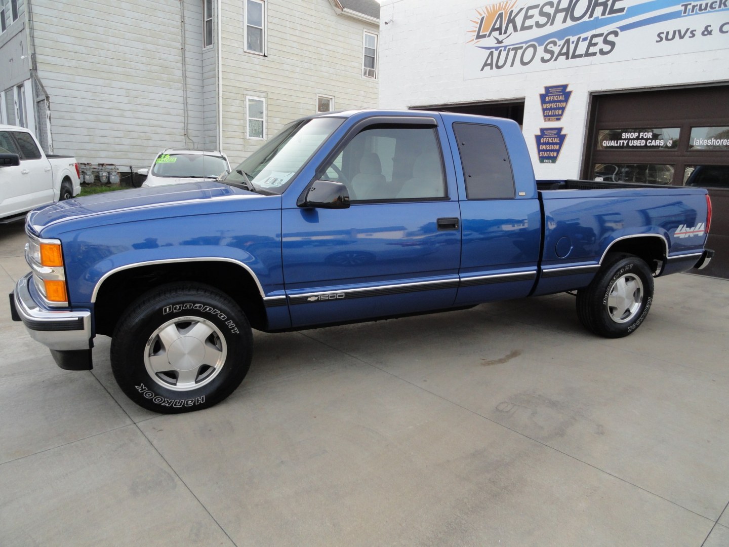 1997 Bright Blue Metallic /Greystone Chevrolet K 1500 Ext. Cab 6.5-ft. Bed 4WD (2GCEK19R9V1) with an 5.7L V8 OHV 16V engine, 4 speed Automatic transmission, located at 827 W 26th Street, Erie, PA, 16508, (814) 455-3401, 42.105431, -80.090942- Photo#6
