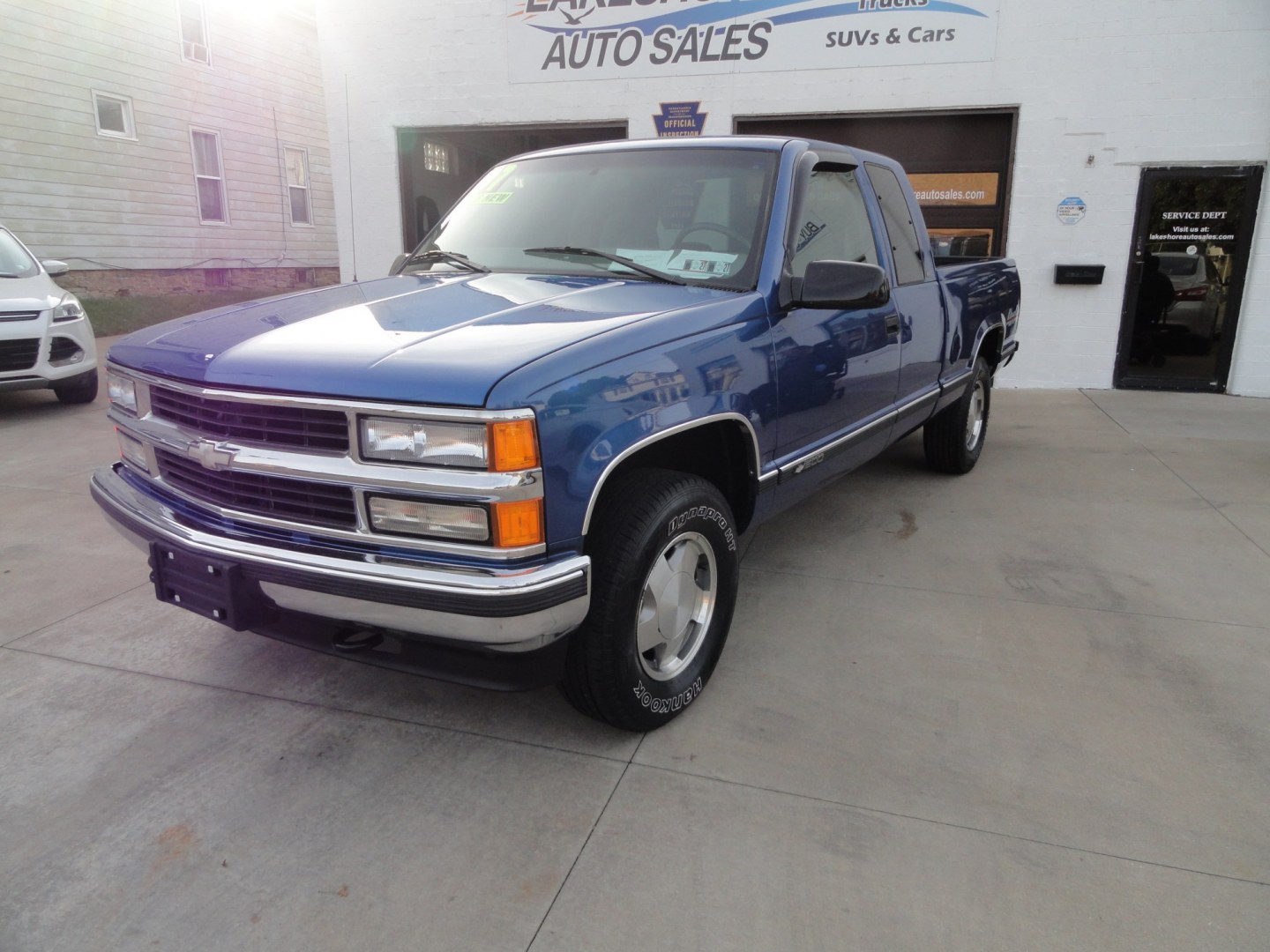 1997 Bright Blue Metallic /Greystone Chevrolet K 1500 Ext. Cab 6.5-ft. Bed 4WD (2GCEK19R9V1) with an 5.7L V8 OHV 16V engine, 4 speed Automatic transmission, located at 827 W 26th Street, Erie, PA, 16508, (814) 455-3401, 42.105431, -80.090942- Photo#7