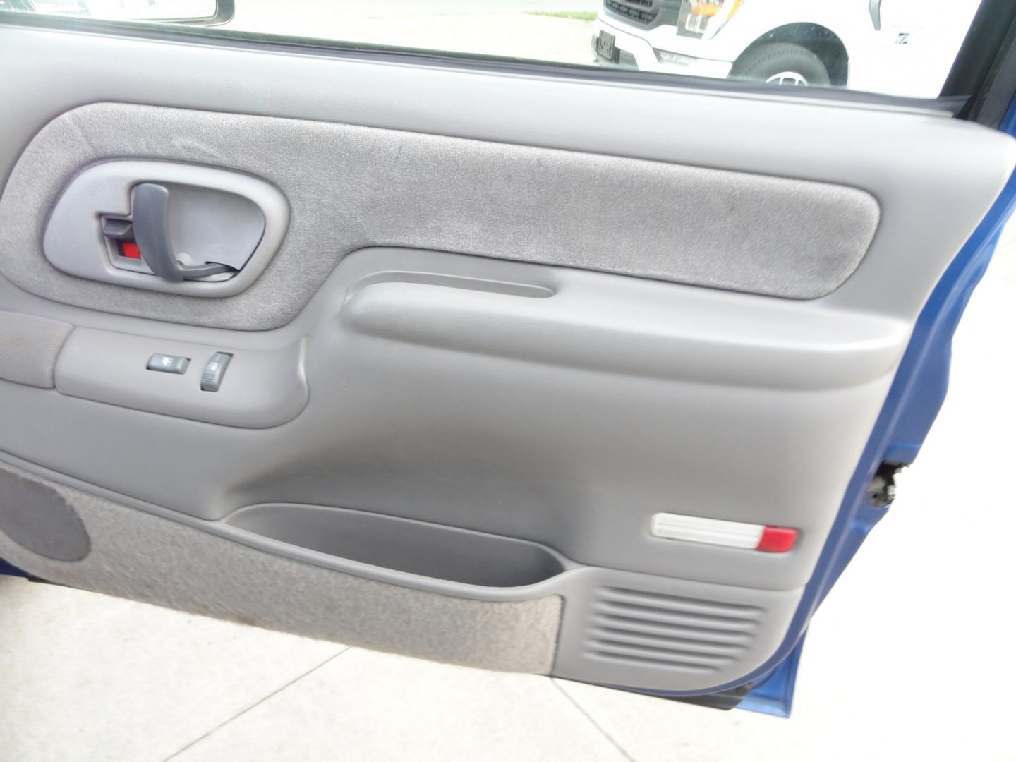1997 Bright Blue Metallic /Greystone Chevrolet K 1500 Ext. Cab 6.5-ft. Bed 4WD (2GCEK19R9V1) with an 5.7L V8 OHV 16V engine, 4 speed Automatic transmission, located at 827 W 26th Street, Erie, PA, 16508, (814) 455-3401, 42.105431, -80.090942- Photo#34