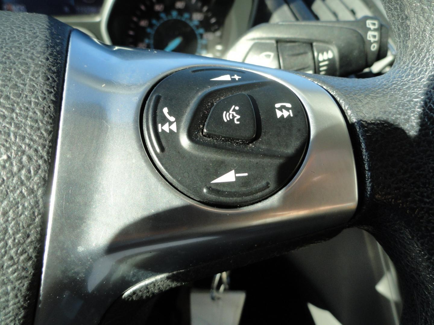 2015 Deep Impact Blue /Greystone Ford Escape SE 4WD (1FMCU9GX9FU) with an 1.6L L4 DOHC 16V engine, 6-Speed Automatic transmission, located at 827 W 26th Street, Erie, PA, 16508, (814) 455-3401, 42.105431, -80.090942- Photo#16