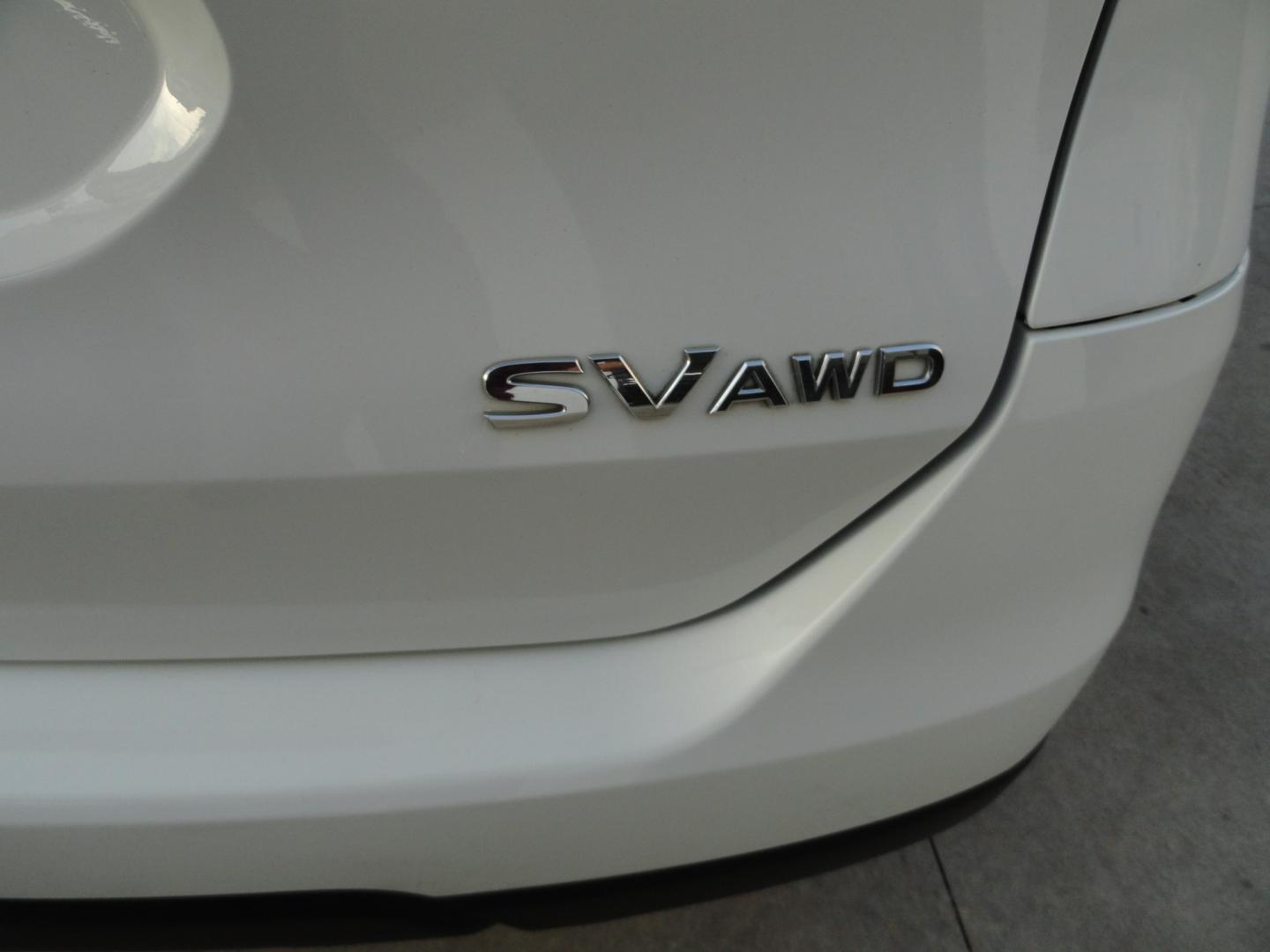 2015 Glacier white /Jet Black Nissan Rogue SV AWD (5N1AT2MVXFC) with an 2.5L L4 DOHC 16V engine, Continuously Variable Transmission transmission, located at 827 W 26th Street, Erie, PA, 16508, (814) 455-3401, 42.105431, -80.090942 - Thanks for looking at our super clean accident and rust-free new vehicle trade. This is the SV all-wheel drive model with lots of options plus it also comes with a spotless exterior as well as a like new nonsmoker interior. A full service was just completed in our service department plus it comes wi- Photo#7