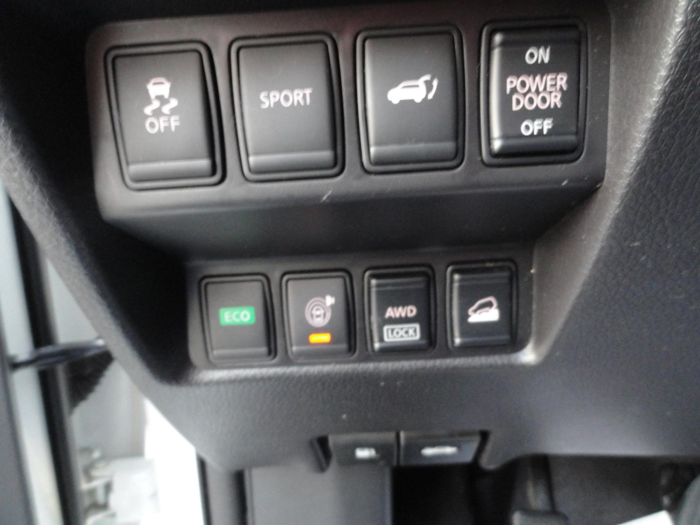 2015 Glacier white /Jet Black Nissan Rogue SV AWD (5N1AT2MVXFC) with an 2.5L L4 DOHC 16V engine, Continuously Variable Transmission transmission, located at 827 W 26th Street, Erie, PA, 16508, (814) 455-3401, 42.105431, -80.090942 - Thanks for looking at our super clean accident and rust-free new vehicle trade. This is the SV all-wheel drive model with lots of options plus it also comes with a spotless exterior as well as a like new nonsmoker interior. A full service was just completed in our service department plus it comes wi- Photo#18