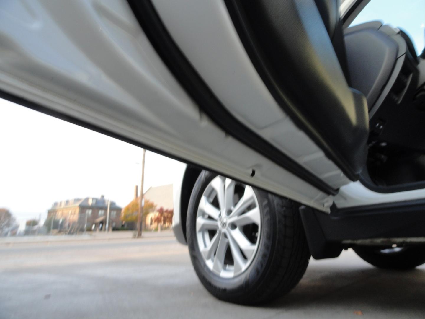 2015 Glacier white /Jet Black Nissan Rogue SV AWD (5N1AT2MVXFC) with an 2.5L L4 DOHC 16V engine, Continuously Variable Transmission transmission, located at 827 W 26th Street, Erie, PA, 16508, (814) 455-3401, 42.105431, -80.090942 - Thanks for looking at our super clean accident and rust-free new vehicle trade. This is the SV all-wheel drive model with lots of options plus it also comes with a spotless exterior as well as a like new nonsmoker interior. A full service was just completed in our service department plus it comes wi- Photo#24