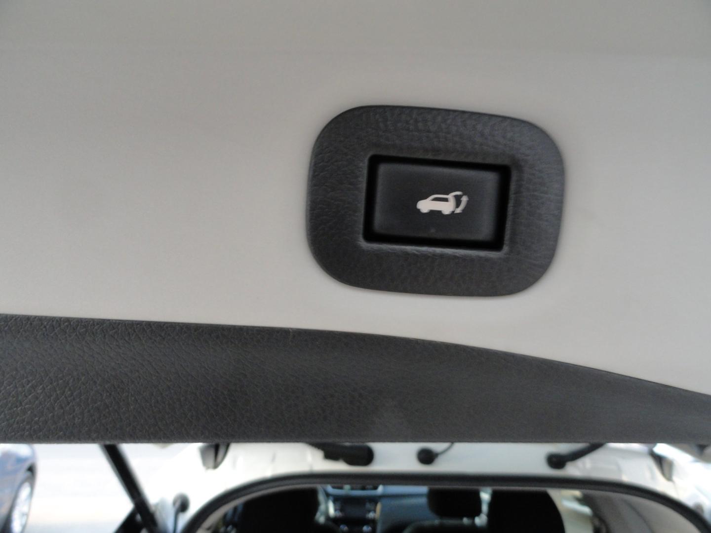2015 Glacier white /Jet Black Nissan Rogue SV AWD (5N1AT2MVXFC) with an 2.5L L4 DOHC 16V engine, Continuously Variable Transmission transmission, located at 827 W 26th Street, Erie, PA, 16508, (814) 455-3401, 42.105431, -80.090942 - Thanks for looking at our super clean accident and rust-free new vehicle trade. This is the SV all-wheel drive model with lots of options plus it also comes with a spotless exterior as well as a like new nonsmoker interior. A full service was just completed in our service department plus it comes wi- Photo#30
