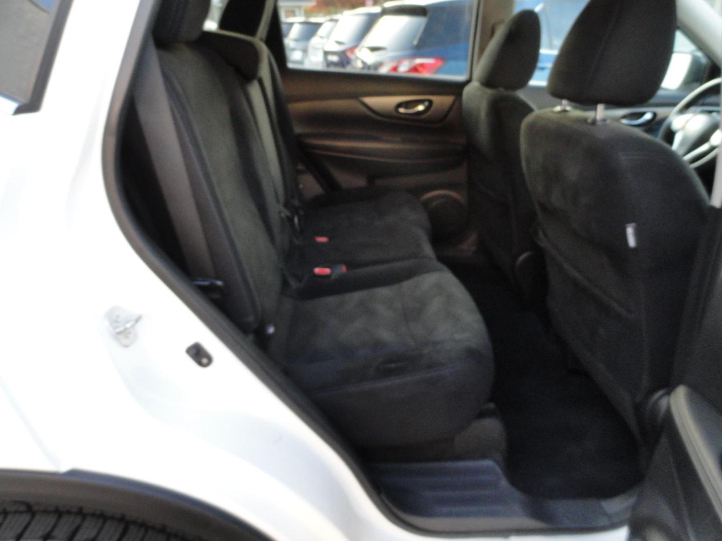 2015 Glacier white /Jet Black Nissan Rogue SV AWD (5N1AT2MVXFC) with an 2.5L L4 DOHC 16V engine, Continuously Variable Transmission transmission, located at 827 W 26th Street, Erie, PA, 16508, (814) 455-3401, 42.105431, -80.090942 - Thanks for looking at our super clean accident and rust-free new vehicle trade. This is the SV all-wheel drive model with lots of options plus it also comes with a spotless exterior as well as a like new nonsmoker interior. A full service was just completed in our service department plus it comes wi- Photo#31