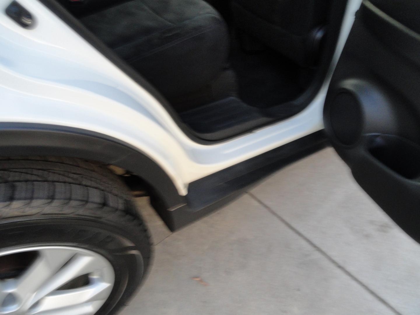 2015 Glacier white /Jet Black Nissan Rogue SV AWD (5N1AT2MVXFC) with an 2.5L L4 DOHC 16V engine, Continuously Variable Transmission transmission, located at 827 W 26th Street, Erie, PA, 16508, (814) 455-3401, 42.105431, -80.090942 - Thanks for looking at our super clean accident and rust-free new vehicle trade. This is the SV all-wheel drive model with lots of options plus it also comes with a spotless exterior as well as a like new nonsmoker interior. A full service was just completed in our service department plus it comes wi- Photo#32